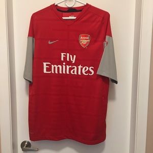 Arsenal soccer jersey men’s size large red and gray display garment